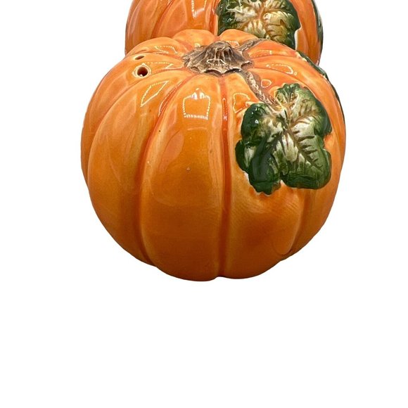 Pumpkin Thanksgiving salt and pepper shakers Halloween - Picture 3 of 9